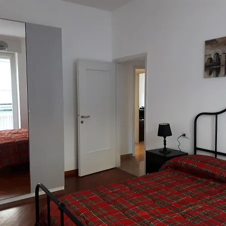 Casa Leoni Apartment Como